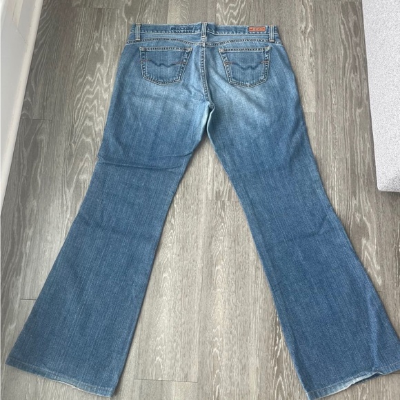 Vintage The Legend Vintage wash jeans- size 32. - Picture 4 of 9